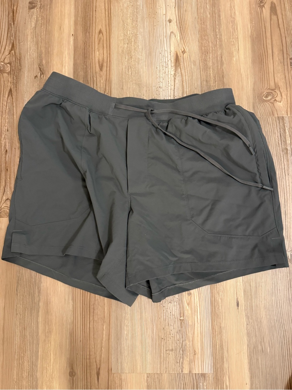lululemon license to train Men's Athletic Shorts - Charcoal Gray